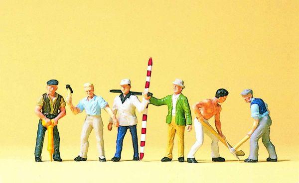 Travailleurs avec outils