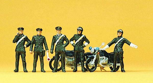 Policiers et deux motos