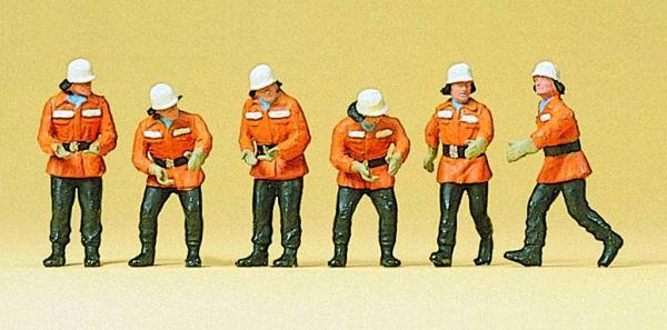 Pompiers en action, sans équipement