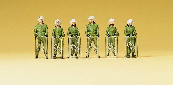 CRS avec casque et bouclier de protection