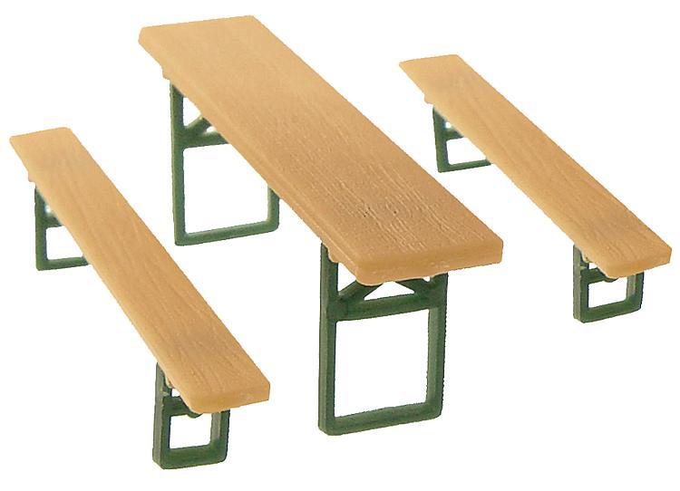 Bancs et tables de brasserie