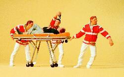 Ambulanciers avec civière