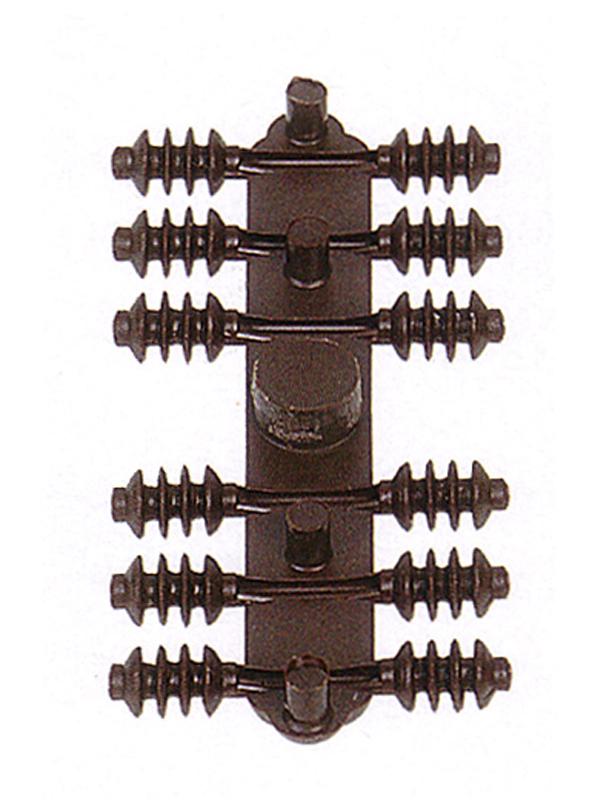 Pont d'isolateurs brun