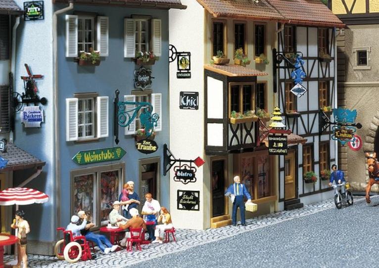 Jeu d’enseignes d’auberges et de boutiques