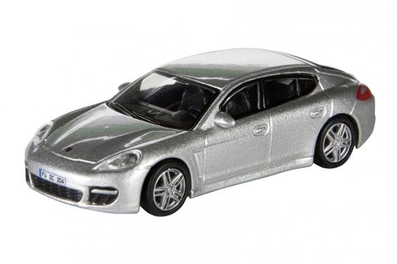 Panamera chromée