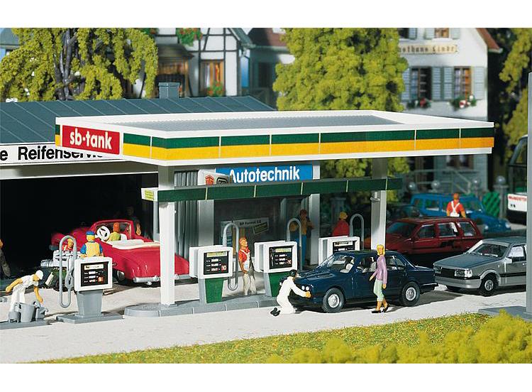 Pompes à essence couverte