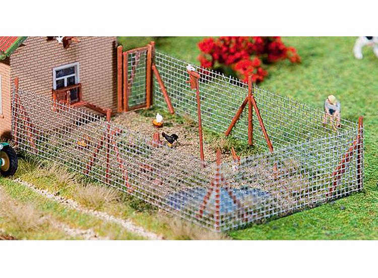 Cloture a treillis avec poteaux