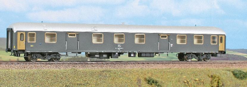 Fourgon a bagages "typo X 1976"